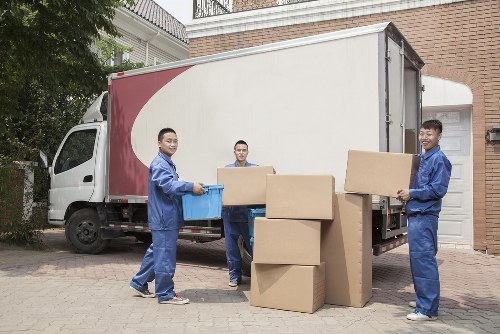 Removal truck hire service for moving homes in Bayswater